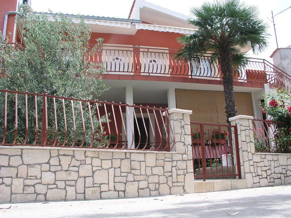 Apartments Salamun Biograd Na Moru Oda fotoğraf